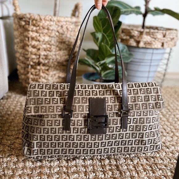 FENDI Large Oversized Zucchino FF East West Baguette Tote - Shoulder Bag - Picture 6 of 15